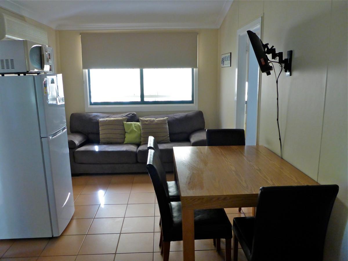 Lazy Lobster Holiday Units & Chalets Port Denison Экстерьер фото