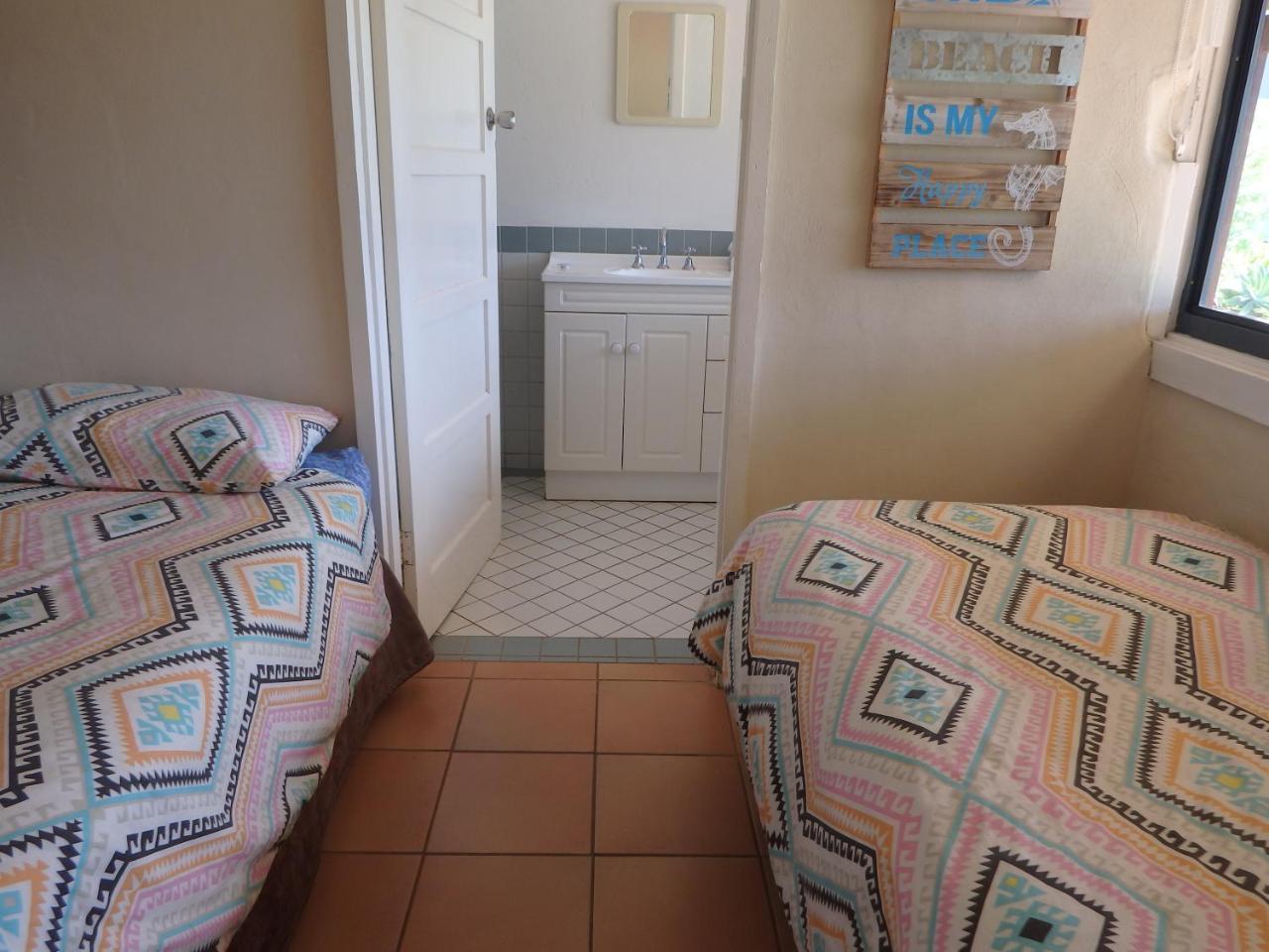 Lazy Lobster Holiday Units & Chalets Port Denison Экстерьер фото